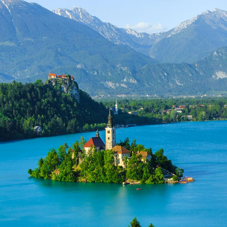 ブレッド島 絵葉書のような島