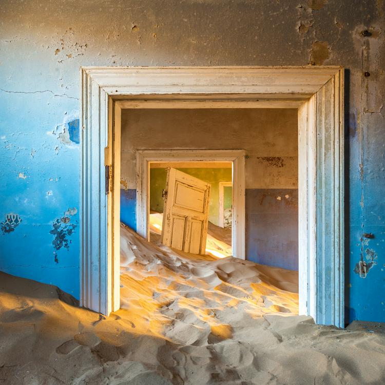 コールマンスコップ ナミブ砂漠に侵食された恐怖のゴーストタウン